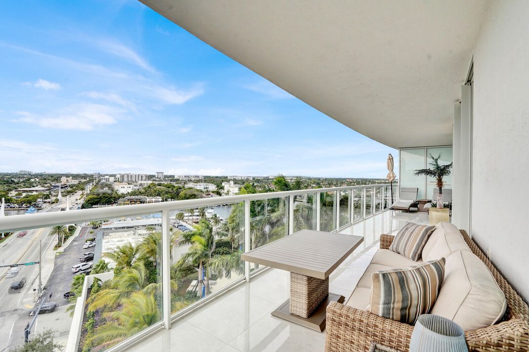 For Sale: $1,295,000 (2 beds, 2 baths, 1470 Square Feet)