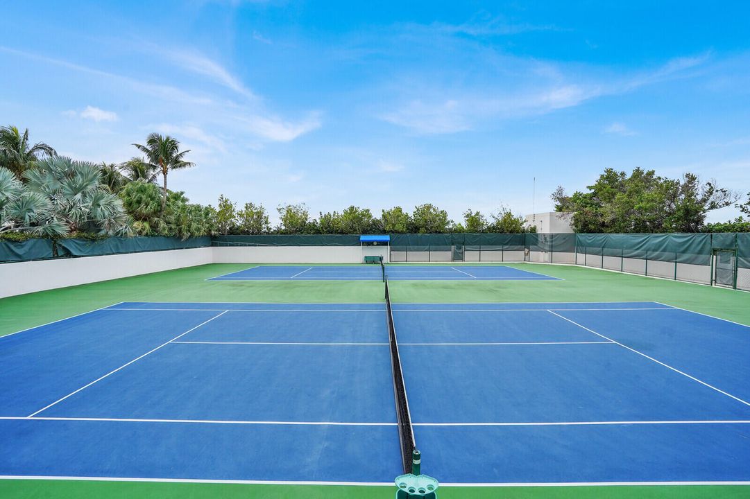 For Sale: $1,295,000 (2 beds, 2 baths, 1470 Square Feet)