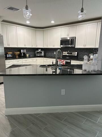 En Venta: $448,900 (3 camas, 2 baños, 2159 Pies cuadrados)