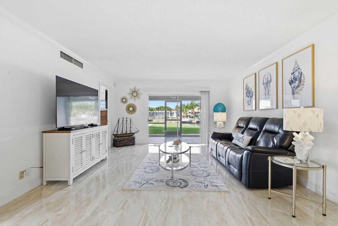 出租: $4,500 (3 贝兹, 2 浴室, 1490 平方英尺)