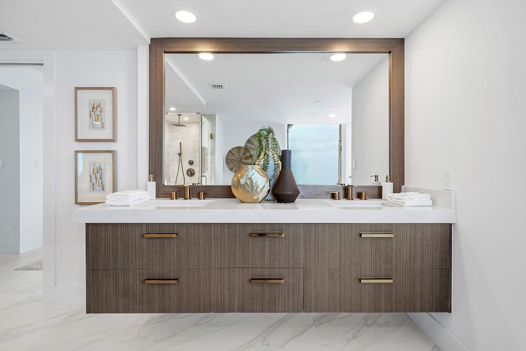 For Sale: $3,800,000 (3 beds, 2 baths, 2091 Square Feet)