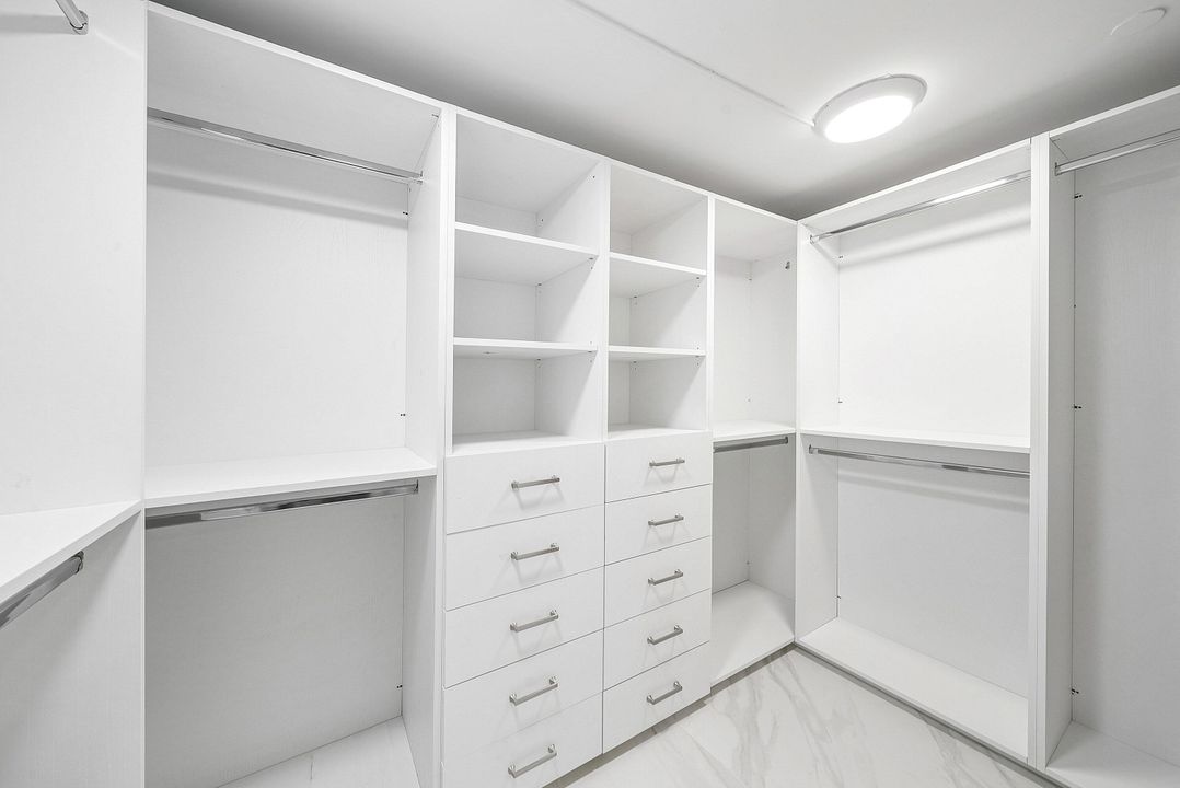 For Sale: $3,800,000 (3 beds, 2 baths, 2091 Square Feet)