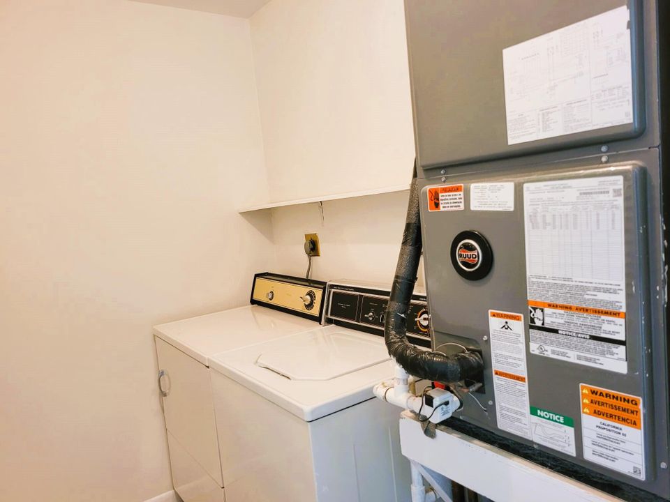 待售: $215,000 (2 贝兹, 1 浴室, 862 平方英尺)