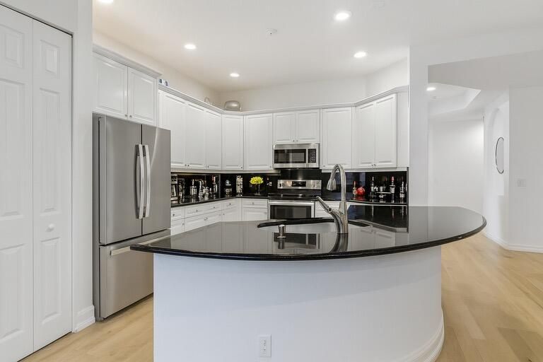 En Venta: $499,000 (3 camas, 2 baños, 1964 Pies cuadrados)