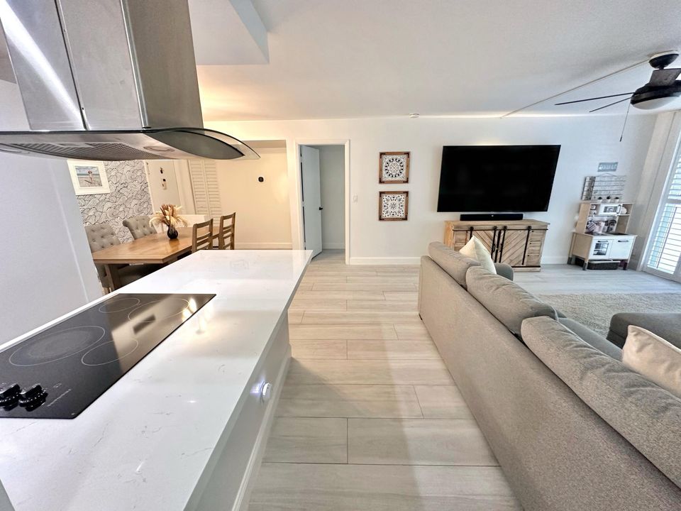 For Rent: $4,000 (2 beds, 2 baths, 1247 Square Feet)