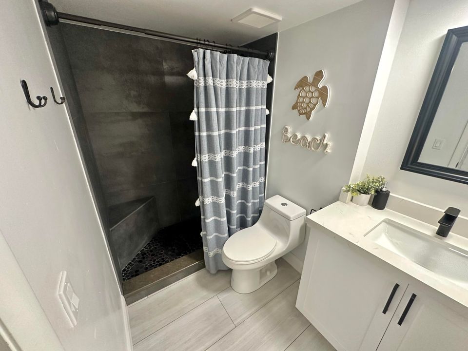 For Rent: $4,000 (2 beds, 2 baths, 1247 Square Feet)