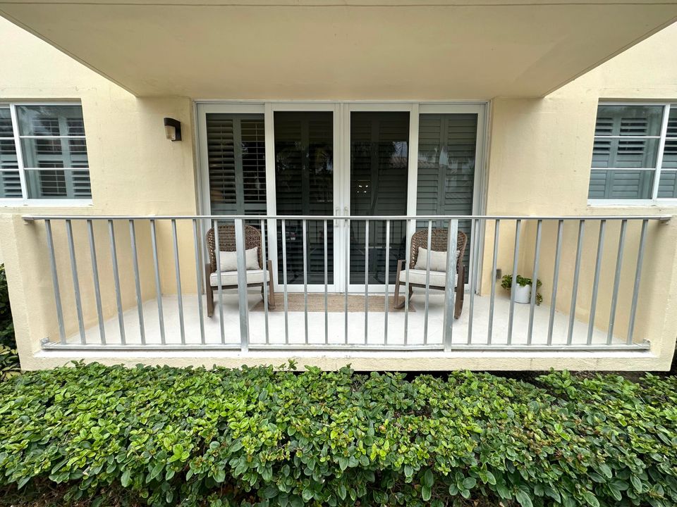 For Rent: $4,000 (2 beds, 2 baths, 1247 Square Feet)