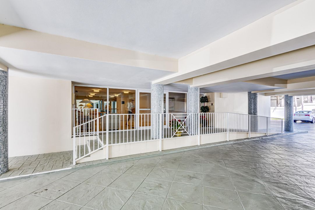 For Rent: $4,000 (2 beds, 2 baths, 1247 Square Feet)