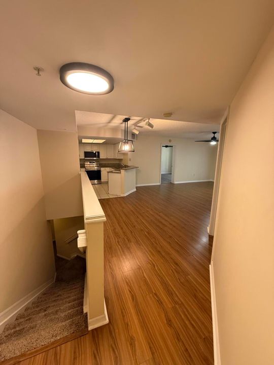 В аренду: $2,300 (2 спален, 2 ванн, 1107 Квадратных фут)