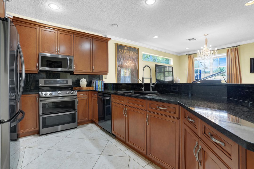 出租: $3,500 (3 贝兹, 2 浴室, 1854 平方英尺)