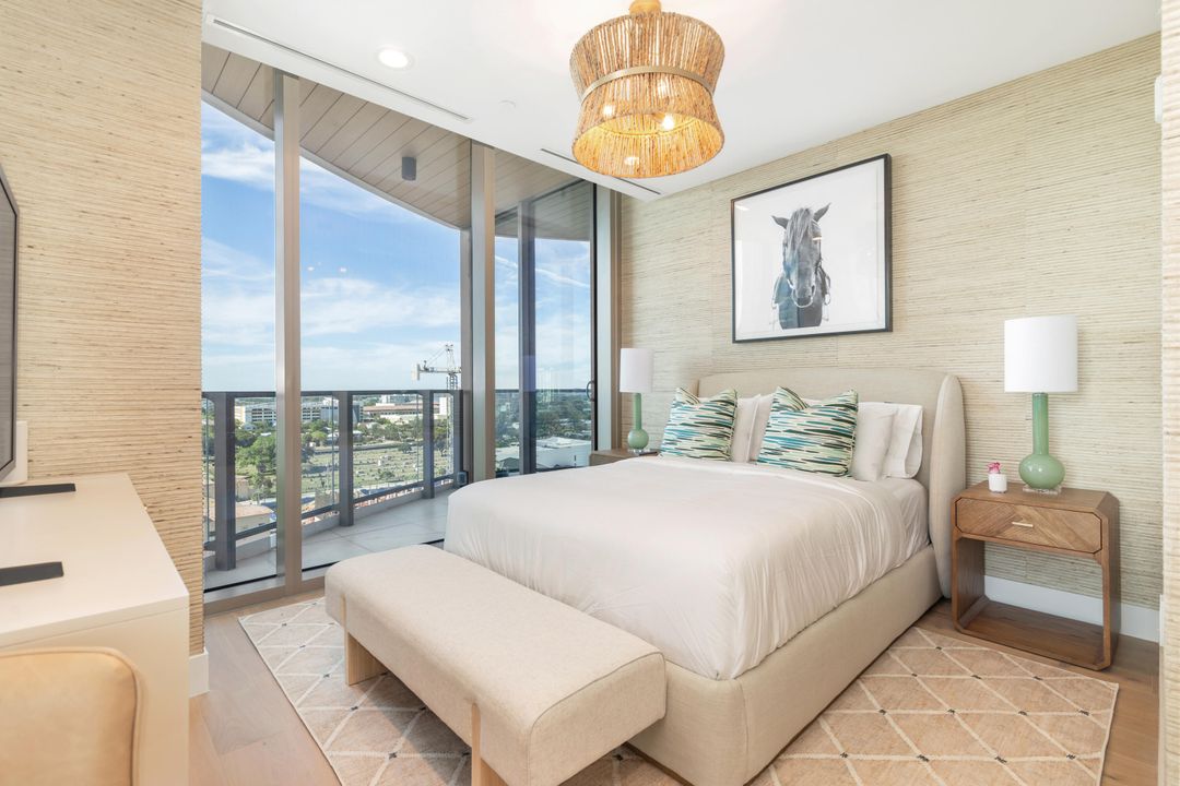 出租: $80,000 (4 贝兹, 4 浴室, 4440 平方英尺)