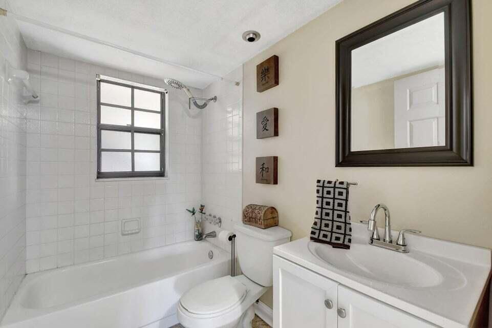 出租: $1,900 (2 贝兹, 2 浴室, 883 平方英尺)