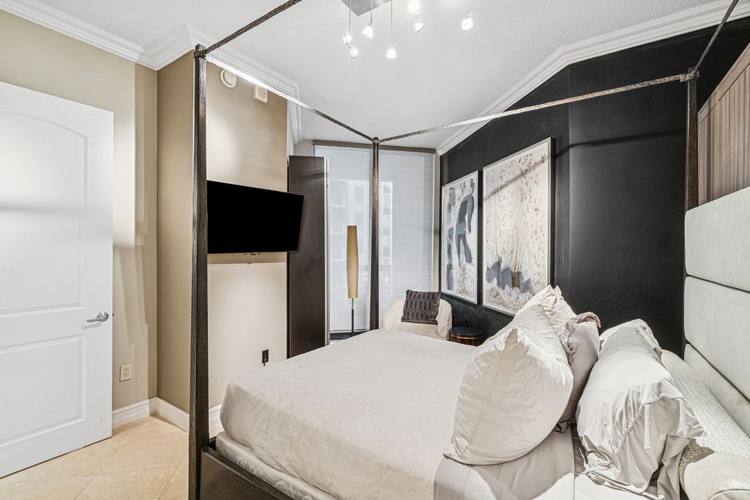 For Sale: $1,295,000 (2 beds, 2 baths, 1670 Square Feet)