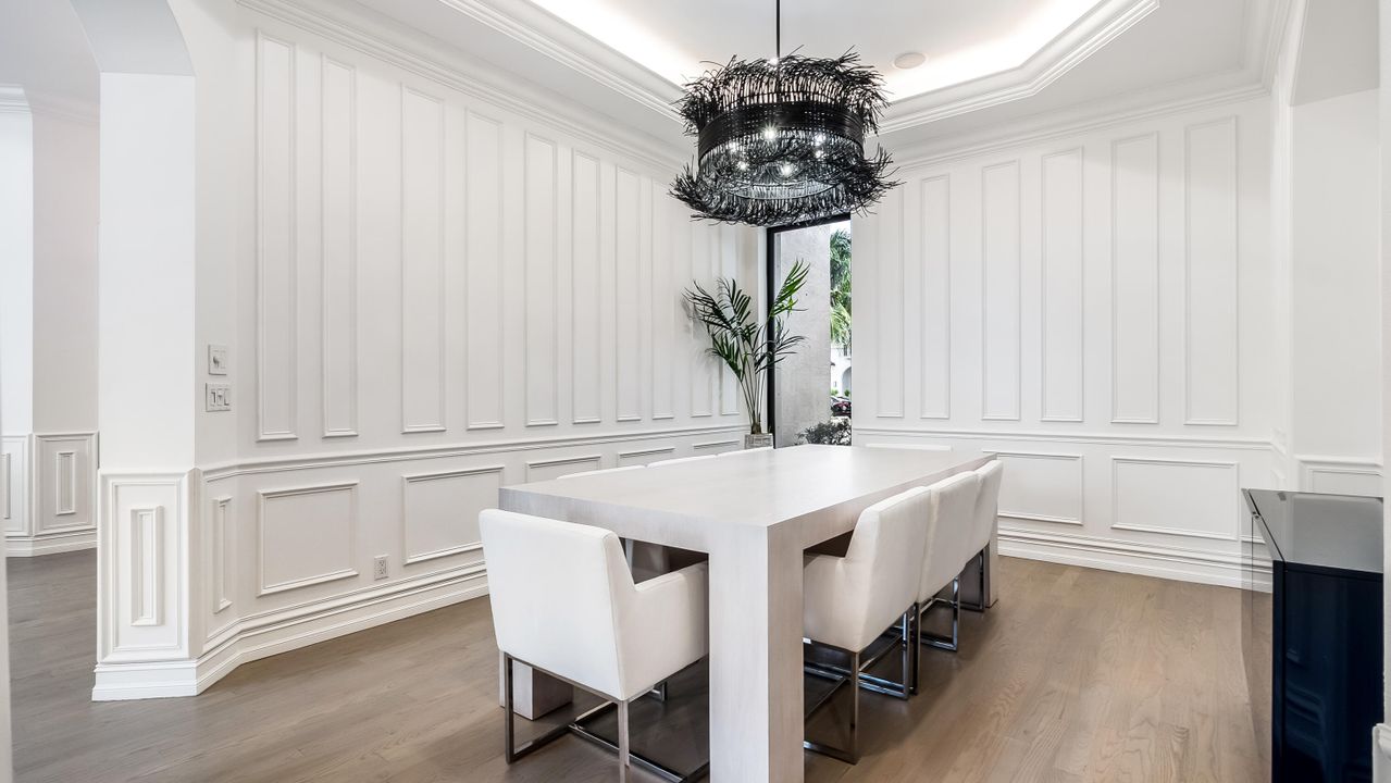 На продажу: $3,299,900 (5 спален, 5 ванн, 5863 Квадратных фут)