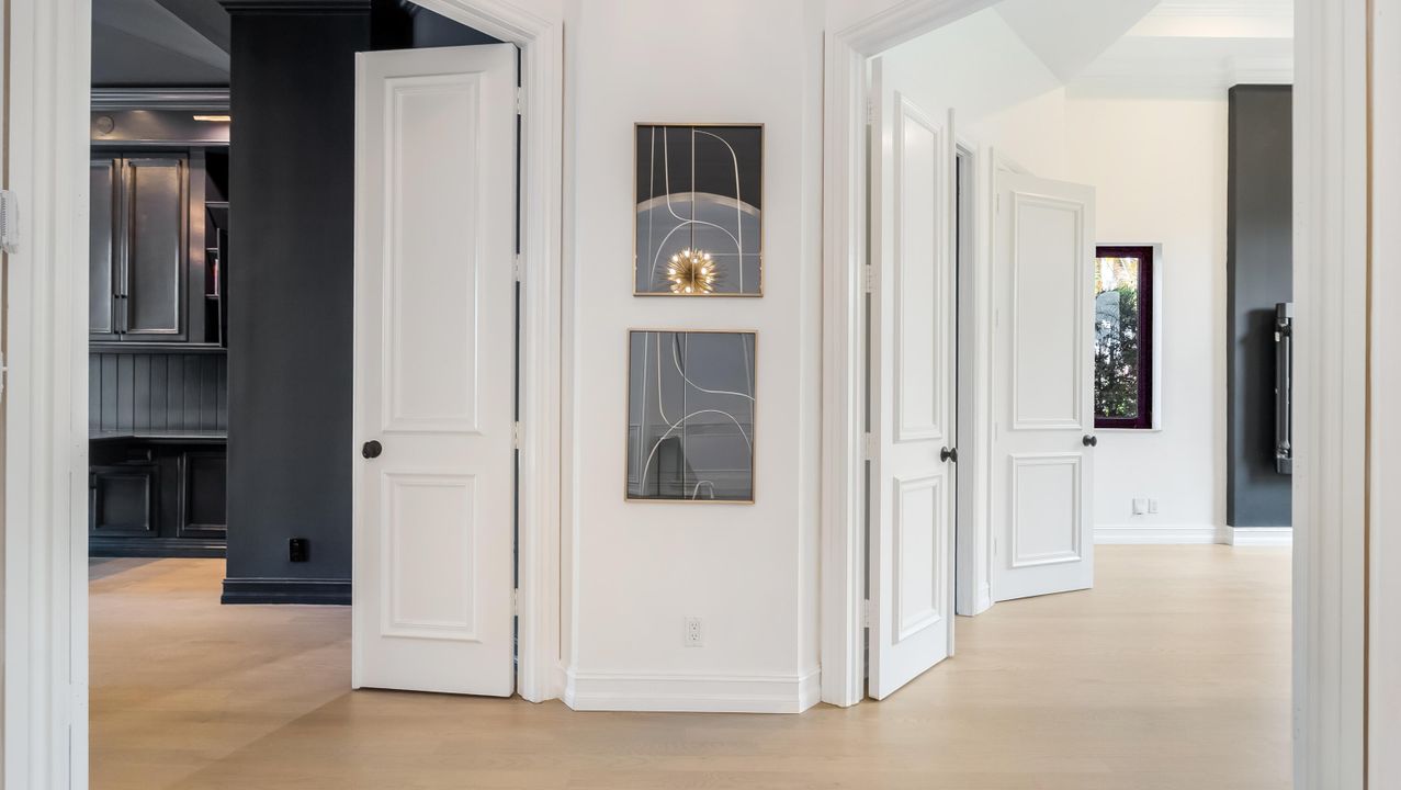 На продажу: $3,299,900 (5 спален, 5 ванн, 5863 Квадратных фут)