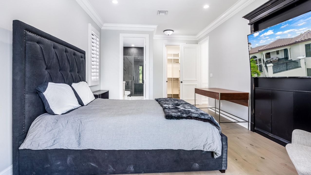 На продажу: $3,299,900 (5 спален, 5 ванн, 5863 Квадратных фут)