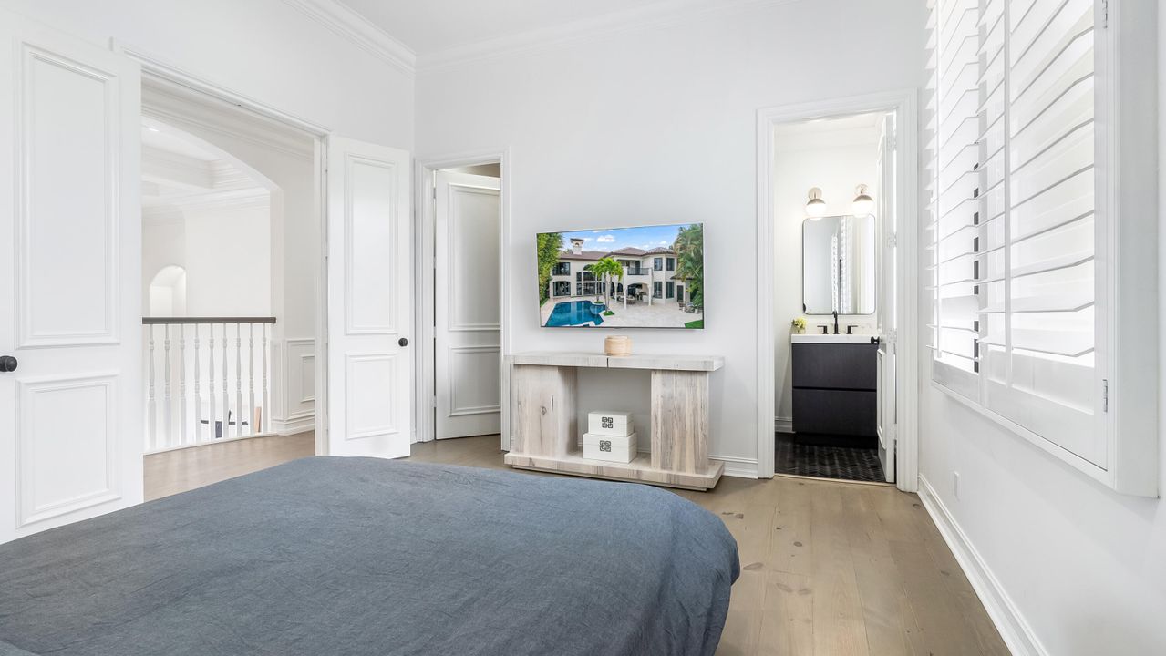 На продажу: $3,299,900 (5 спален, 5 ванн, 5863 Квадратных фут)