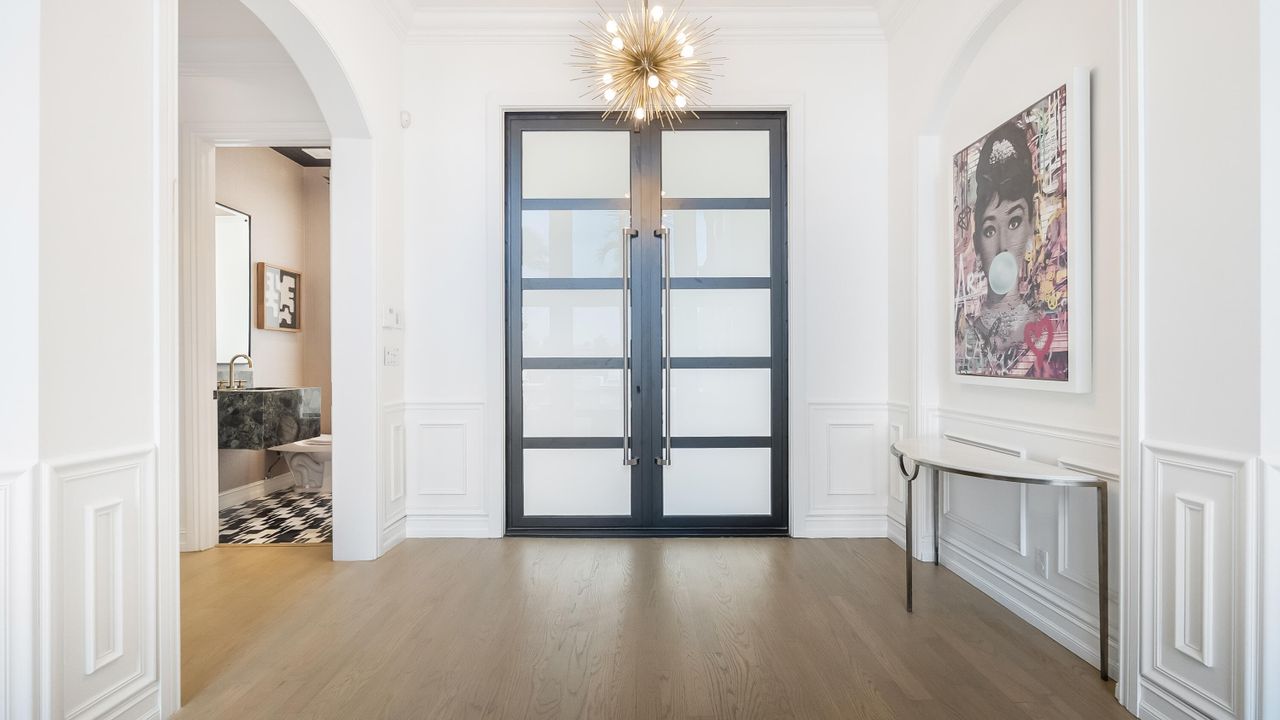 На продажу: $3,299,900 (5 спален, 5 ванн, 5863 Квадратных фут)