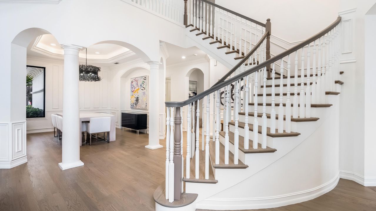 На продажу: $3,299,900 (5 спален, 5 ванн, 5863 Квадратных фут)