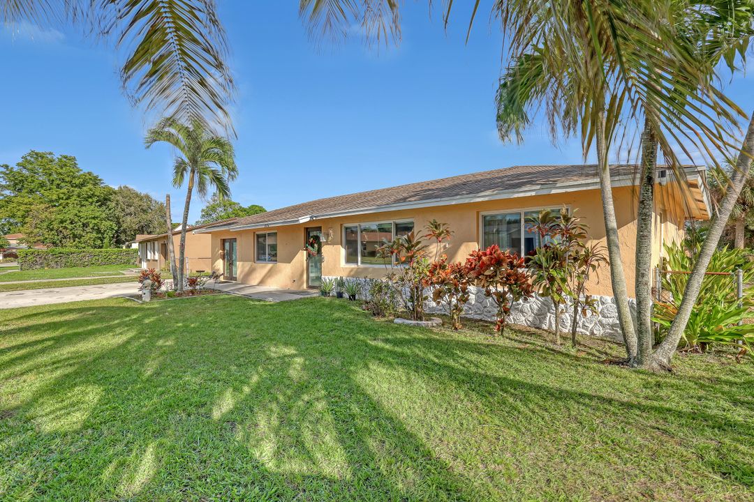 For Sale: $550,000 (4 beds, 3 baths, 1855 Square Feet)