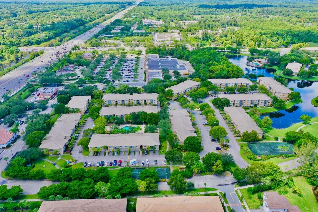 В аренду: $2,300 (2 спален, 2 ванн, 1107 Квадратных фут)