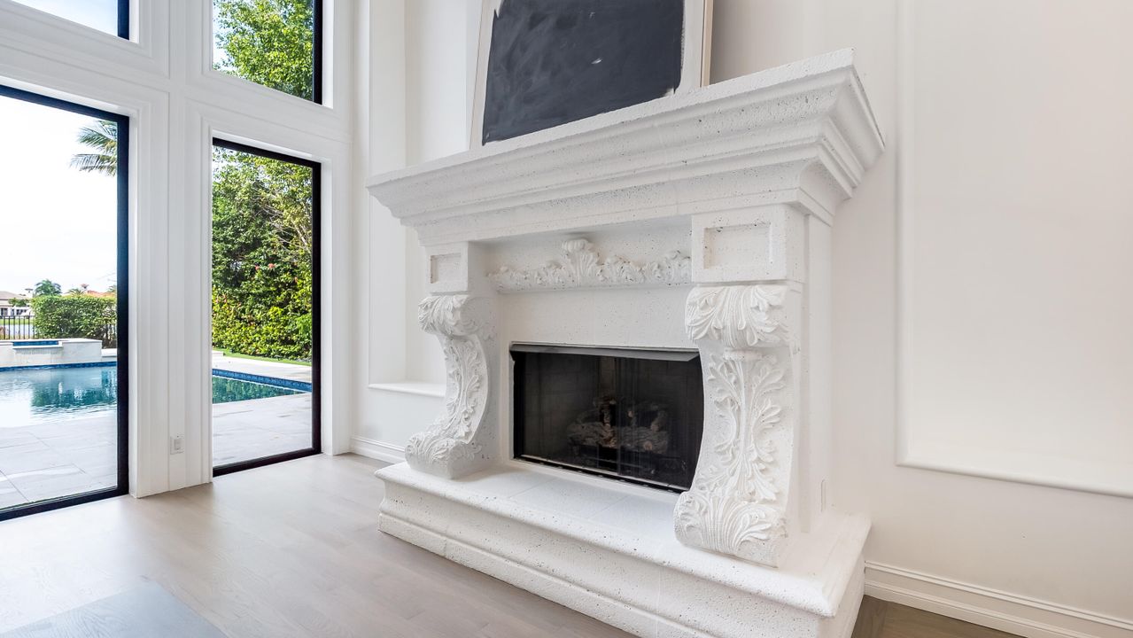 На продажу: $3,299,900 (5 спален, 5 ванн, 5863 Квадратных фут)