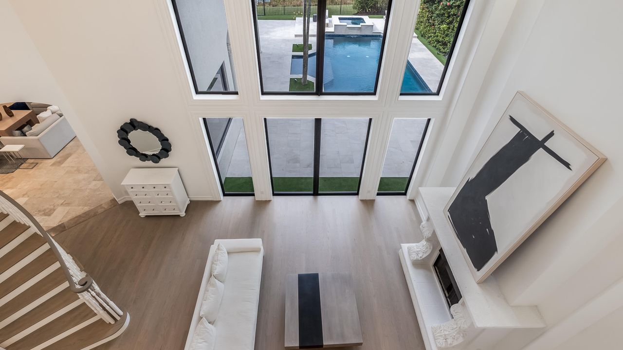 На продажу: $3,299,900 (5 спален, 5 ванн, 5863 Квадратных фут)