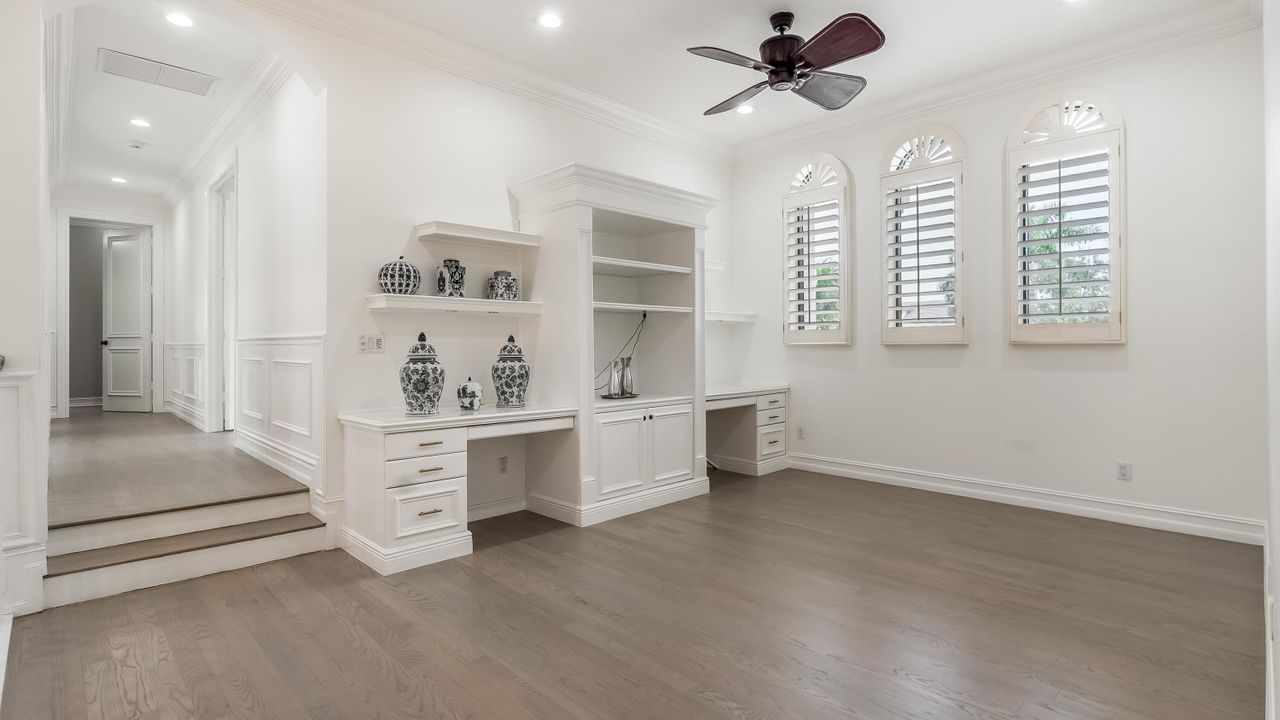 На продажу: $3,299,900 (5 спален, 5 ванн, 5863 Квадратных фут)