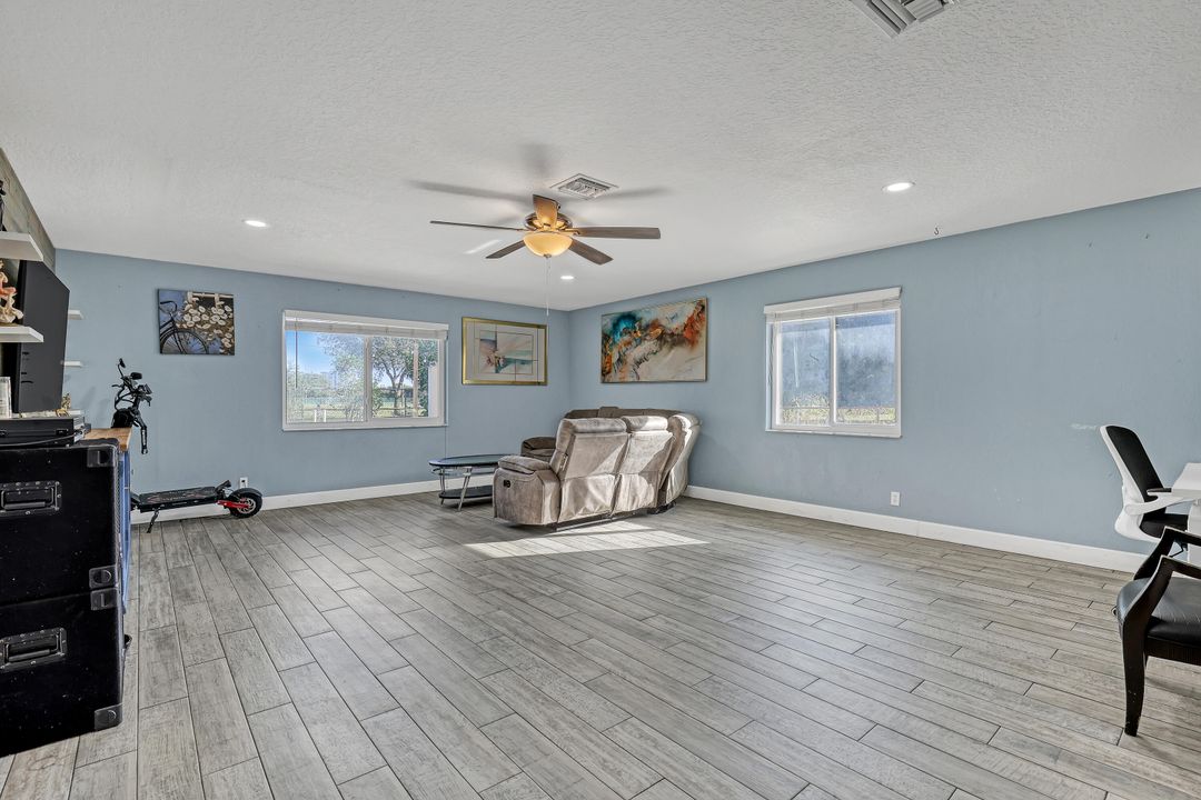 For Sale: $550,000 (4 beds, 3 baths, 1855 Square Feet)