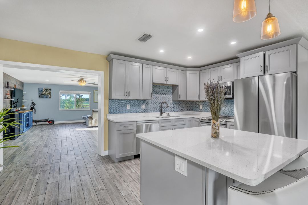 For Sale: $550,000 (4 beds, 3 baths, 1855 Square Feet)