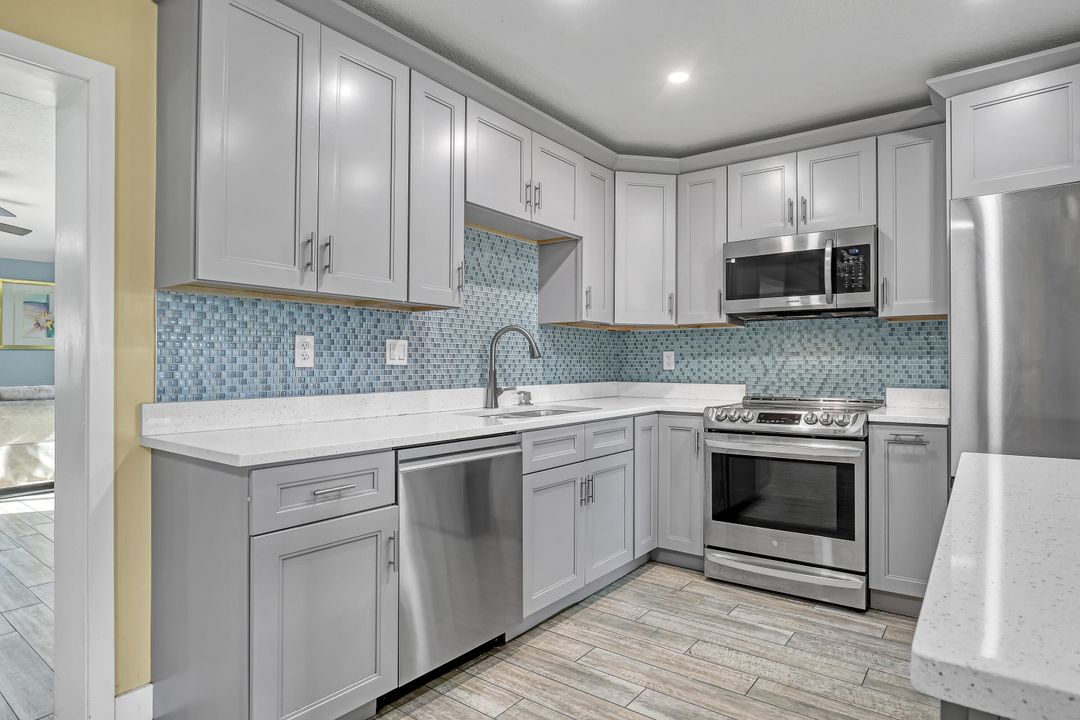 For Sale: $550,000 (4 beds, 3 baths, 1855 Square Feet)