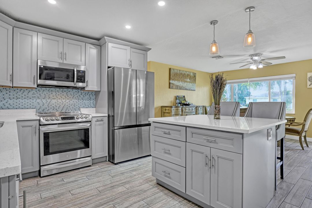 For Sale: $550,000 (4 beds, 3 baths, 1855 Square Feet)