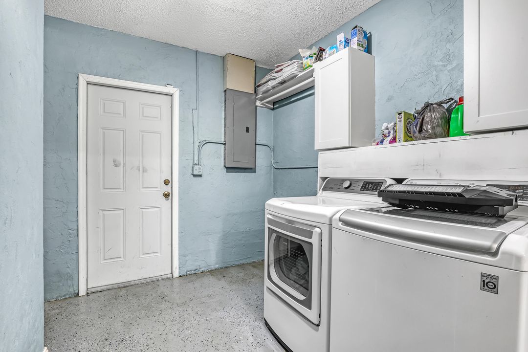 For Sale: $550,000 (4 beds, 3 baths, 1855 Square Feet)