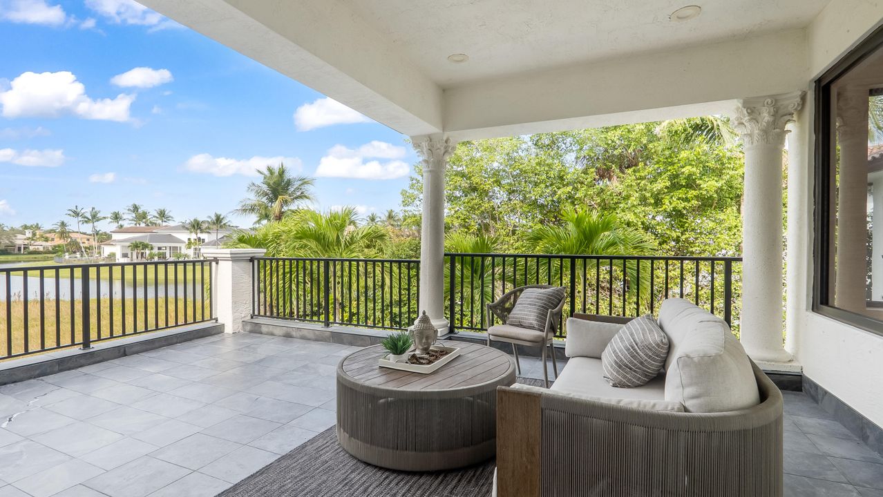 На продажу: $3,299,900 (5 спален, 5 ванн, 5863 Квадратных фут)