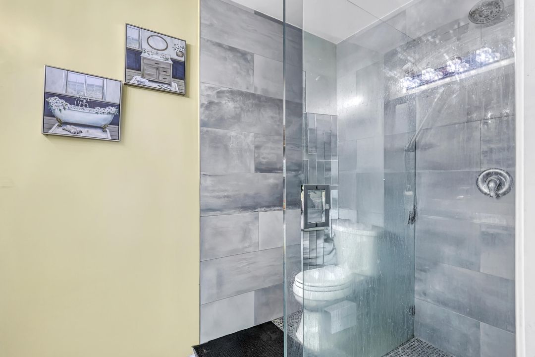 For Sale: $550,000 (4 beds, 3 baths, 1855 Square Feet)