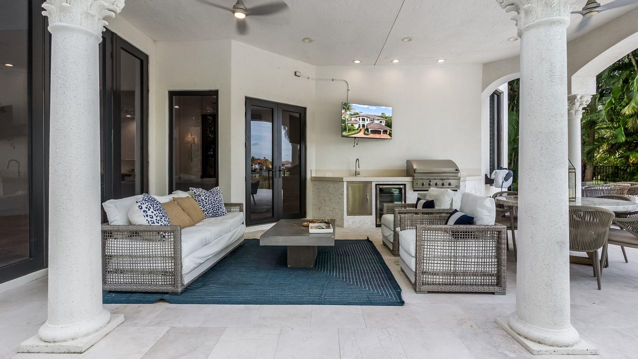 На продажу: $3,299,900 (5 спален, 5 ванн, 5863 Квадратных фут)