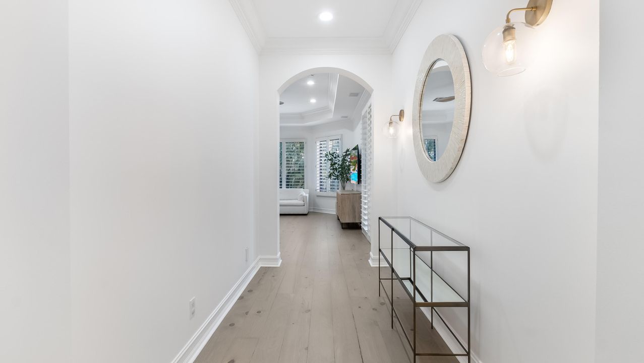 На продажу: $3,299,900 (5 спален, 5 ванн, 5863 Квадратных фут)