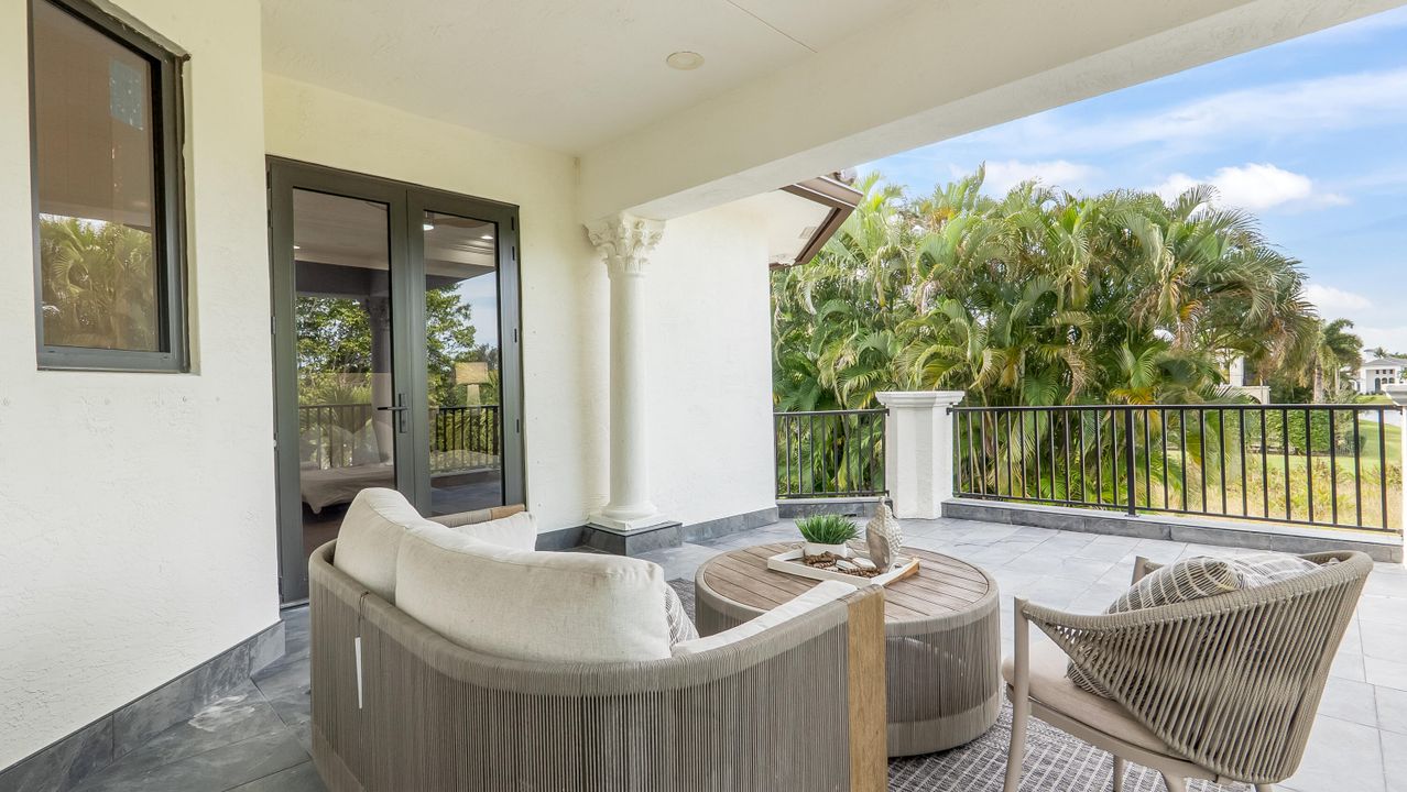 На продажу: $3,299,900 (5 спален, 5 ванн, 5863 Квадратных фут)