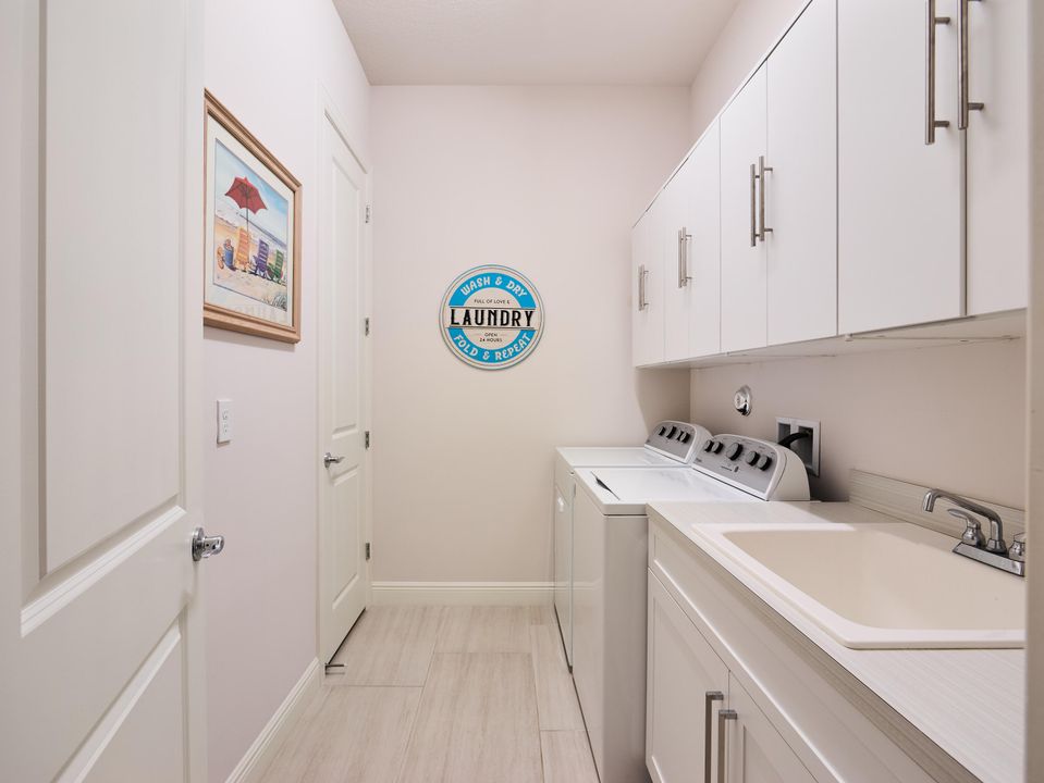 For Sale: $1,099,000 (3 beds, 2 baths, 2430 Square Feet)