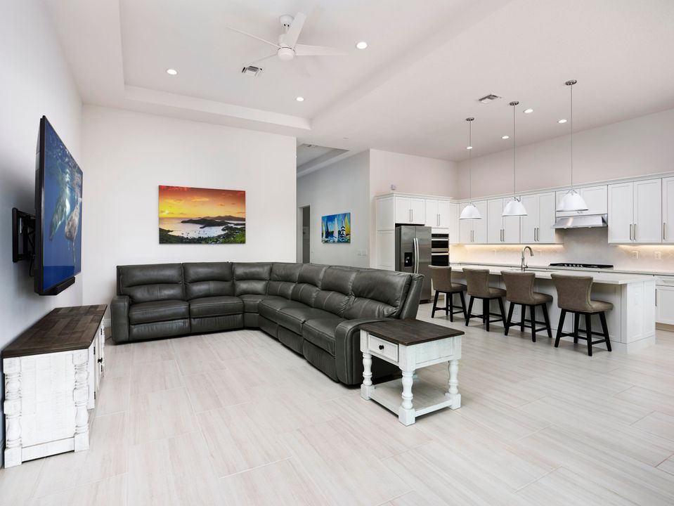 For Sale: $1,099,000 (3 beds, 2 baths, 2430 Square Feet)