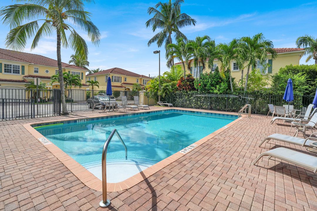 出租: $3,500 (3 贝兹, 2 浴室, 1854 平方英尺)