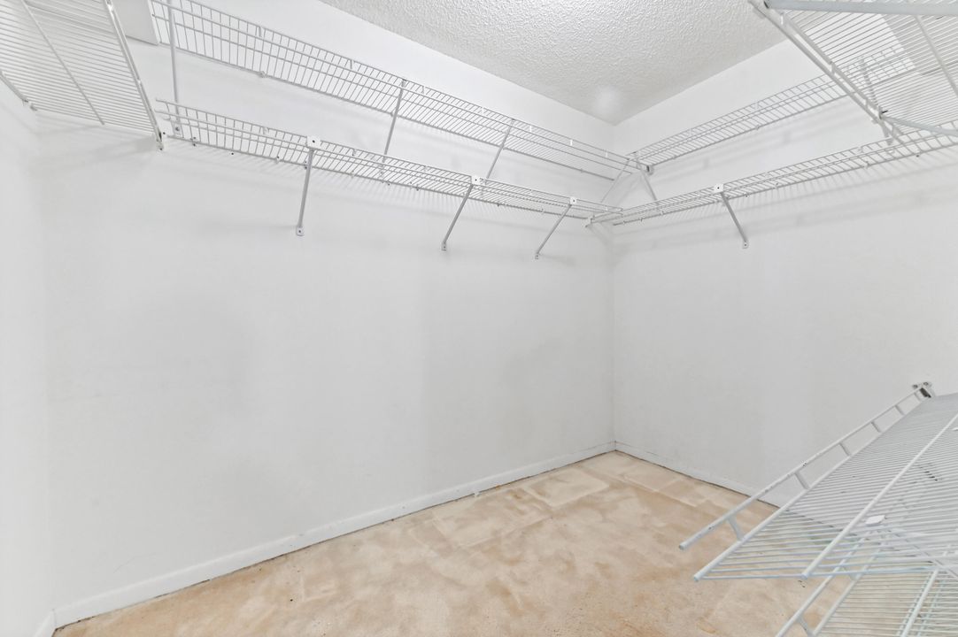 En Venta: $90,000 (2 camas, 2 baños, 1049 Pies cuadrados)