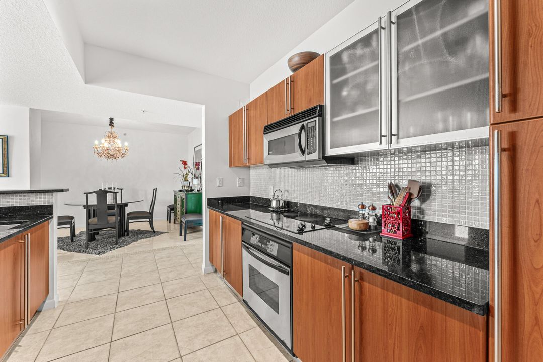 For Rent: $5,900 (3 beds, 3 baths, 1550 Square Feet)