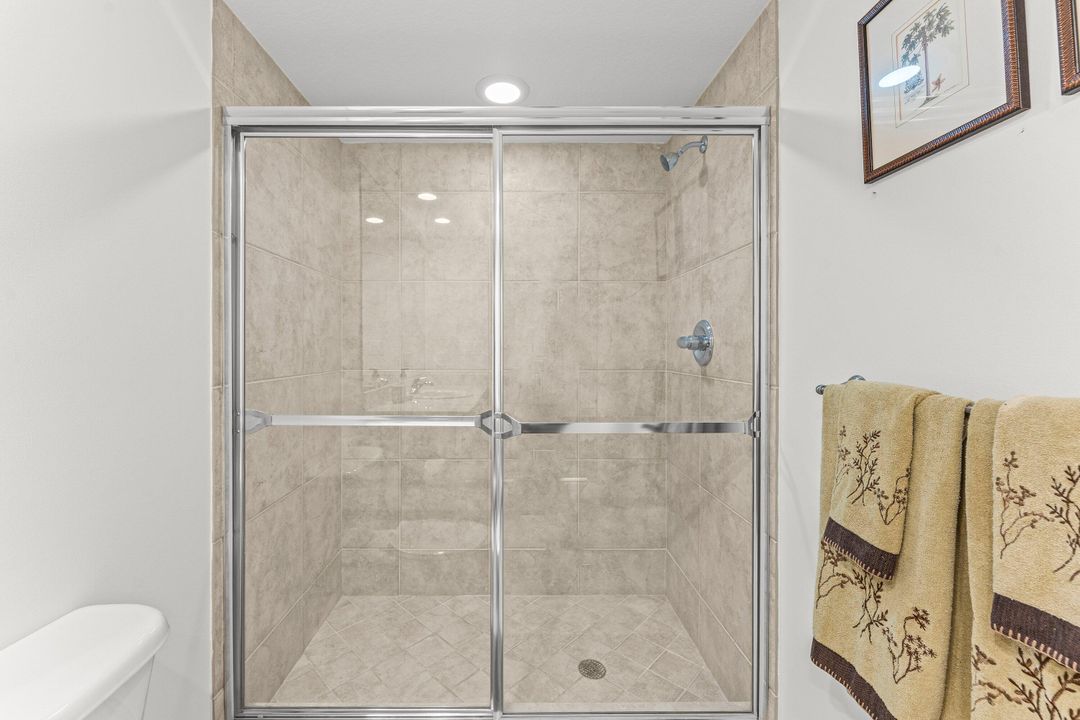 For Rent: $5,900 (3 beds, 3 baths, 1550 Square Feet)