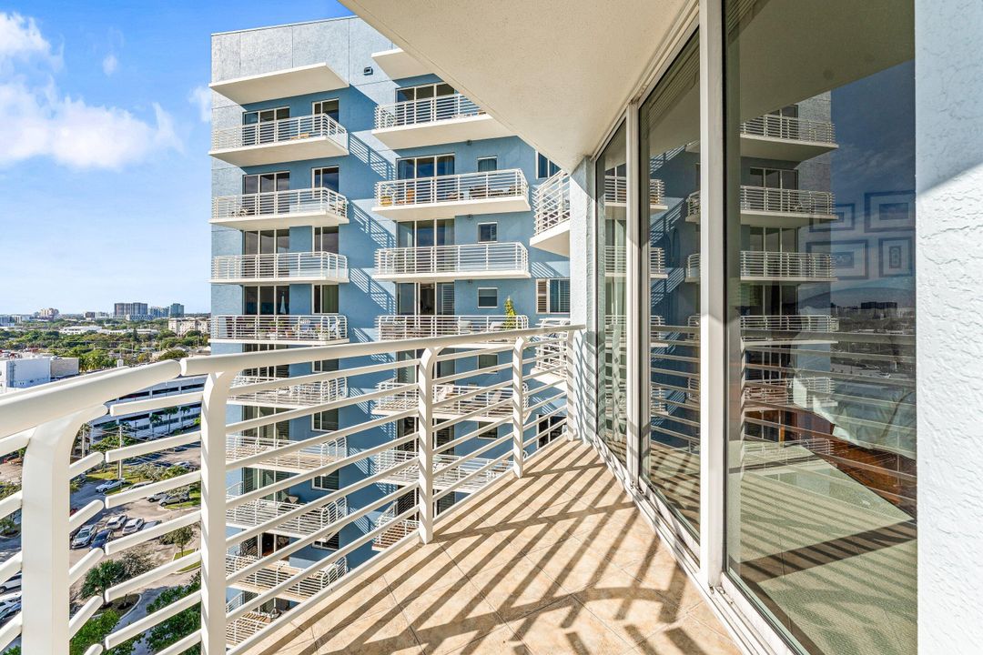 For Rent: $5,900 (3 beds, 3 baths, 1550 Square Feet)