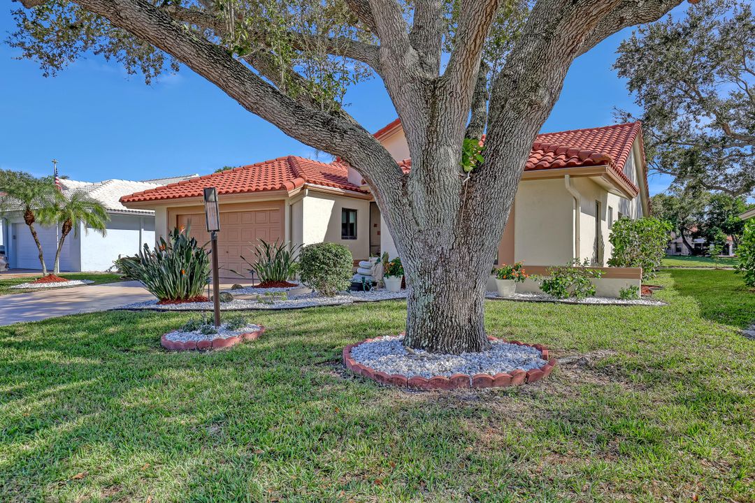 For Sale: $595,000 (3 beds, 2 baths, 2104 Square Feet)