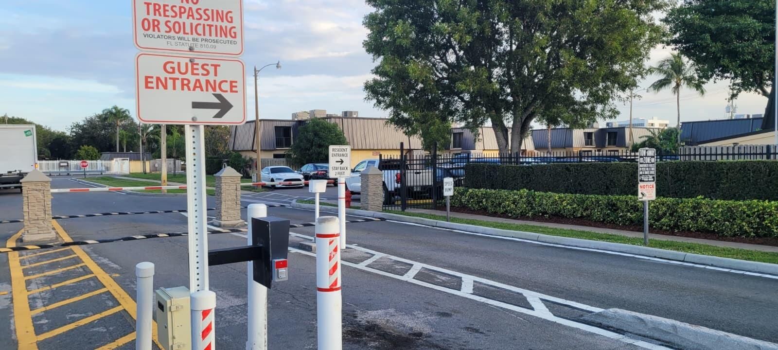 Active With Contract: $2,250 (2 beds, 2 baths, 1328 Square Feet)