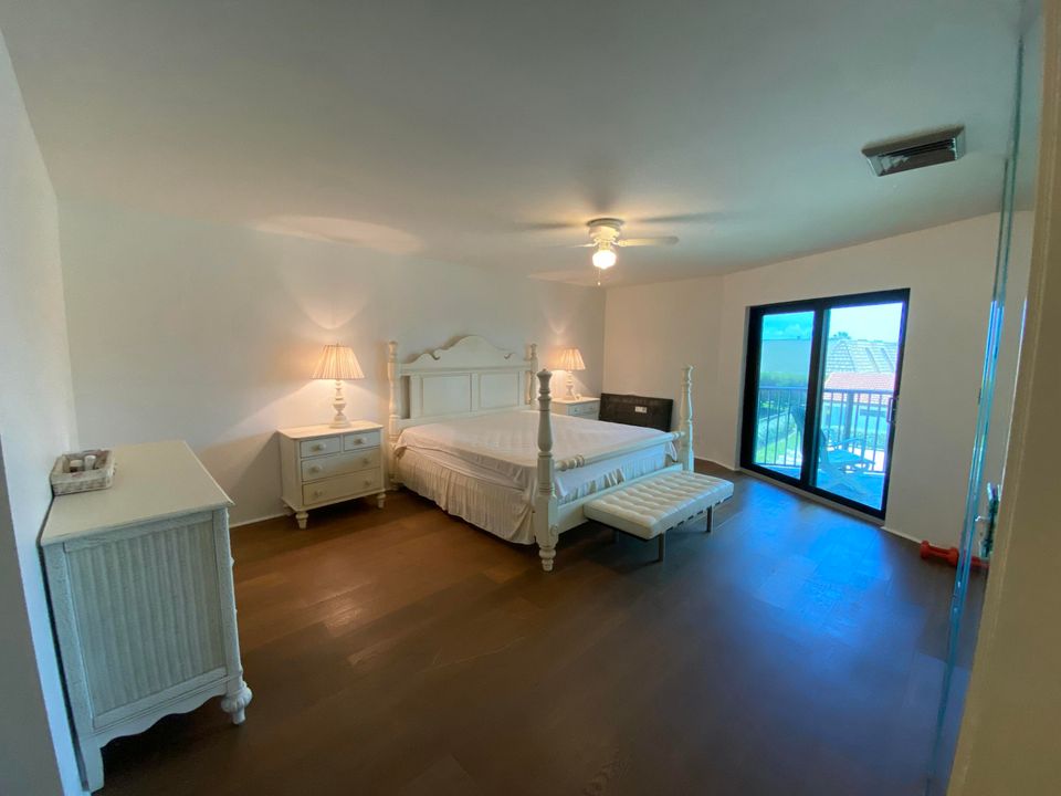 В аренду: $4,500 (3 спален, 2 ванн, 1863 Квадратных фут)