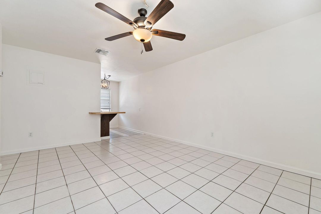 For Rent: $1,800 (2 beds, 1 baths, 1404 Square Feet)
