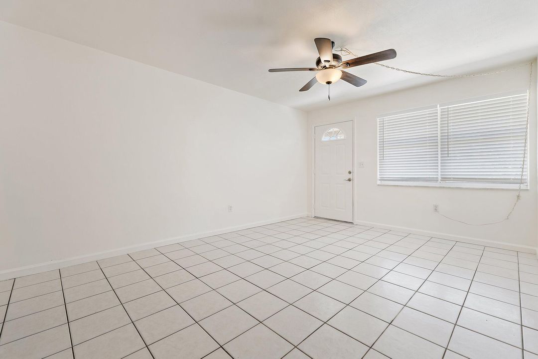 For Rent: $1,800 (2 beds, 1 baths, 1404 Square Feet)